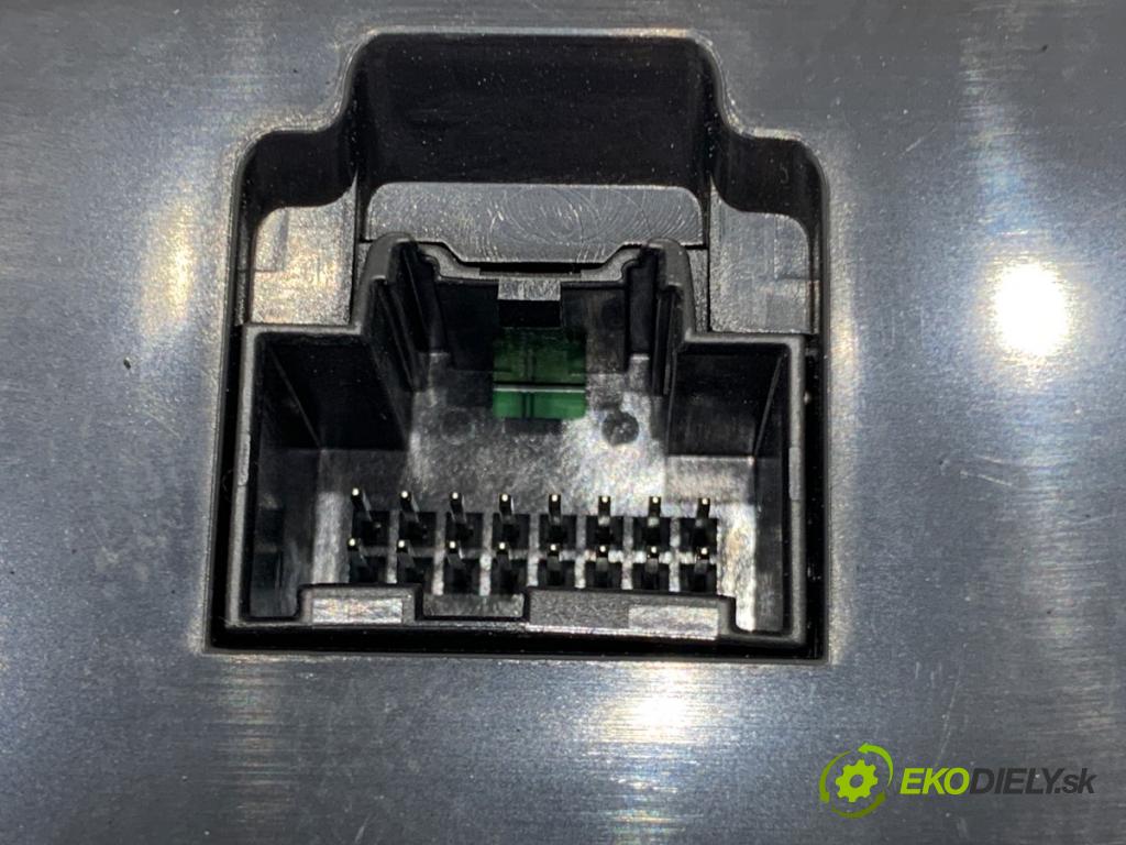 CHEVROLET EPICA sedan 2006 105 kW 2.0 1993 Dislpej 96647250 (Prístrojová doska)