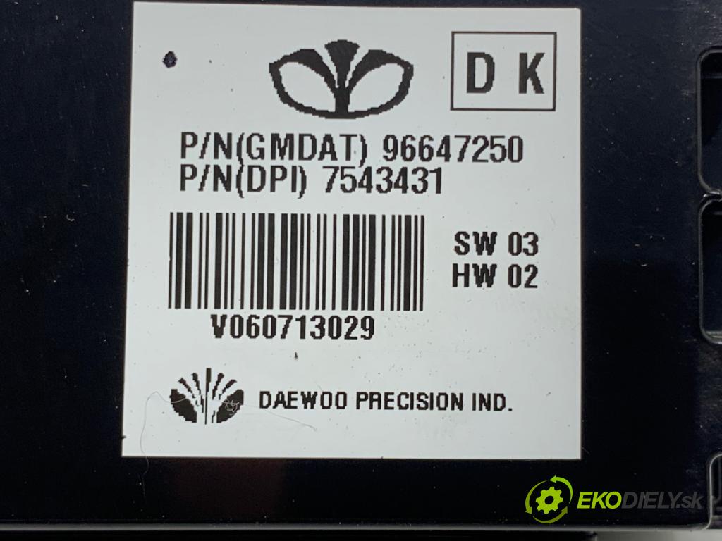 CHEVROLET EPICA sedan 2006 105 kW 2.0 1993 Dislpej 96647250 (Prístrojová doska)