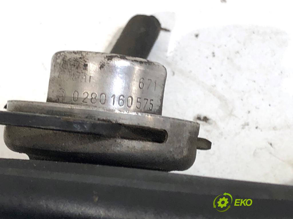 VW PASSAT B5 sedan 1997 92 kW 1.8 1781 Lišta vstrekovacia 058133681 (Vstrekovacia lišta)