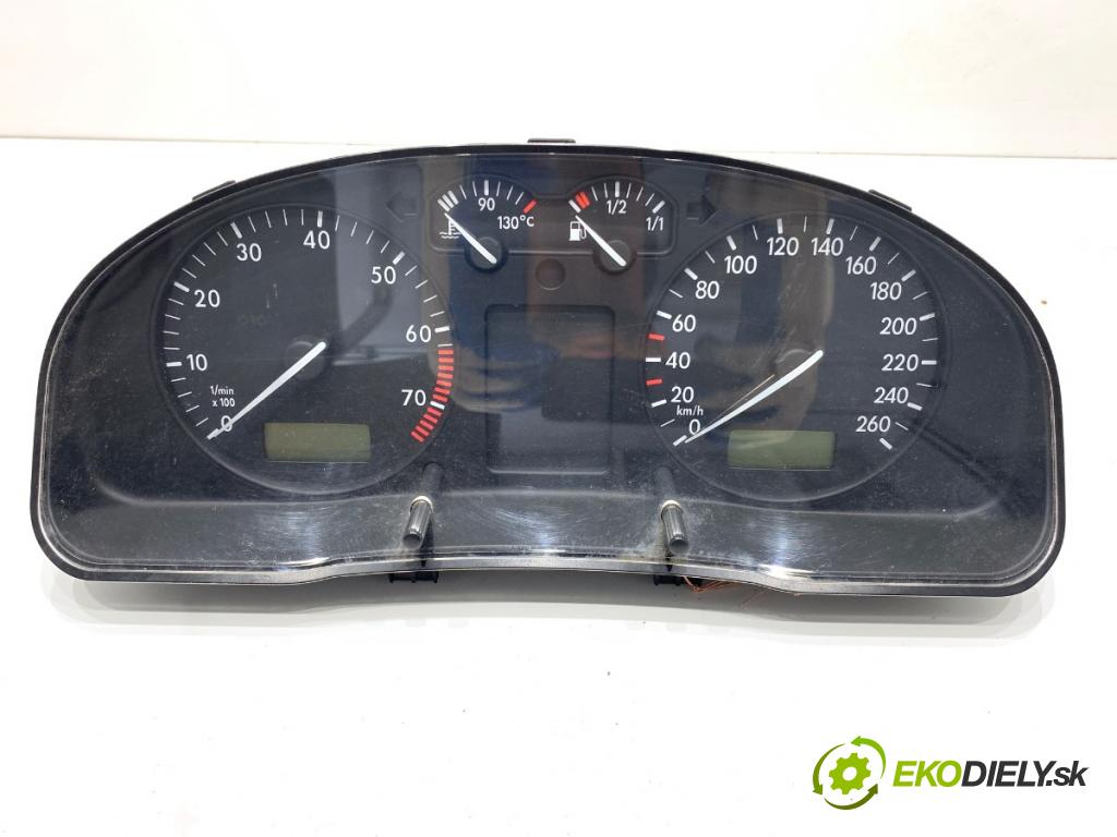 VW PASSAT B5 sedan 1997 92 kW 1.8 1781 Prístrojovka  (Prístrojová doska)