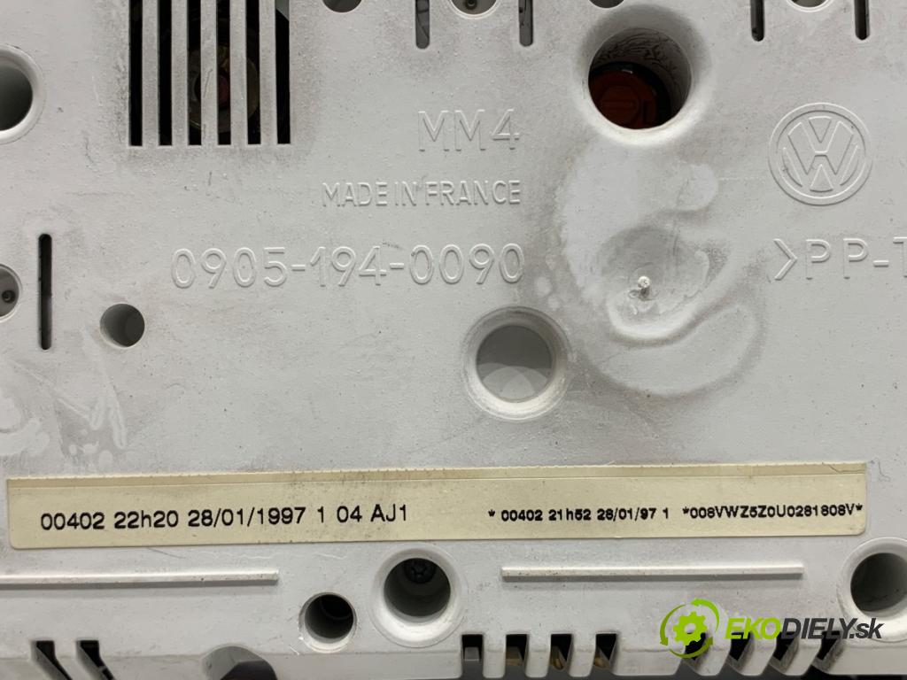 VW PASSAT B5 sedan 1997 92 kW 1.8 1781 Prístrojovka  (Prístrojová doska)