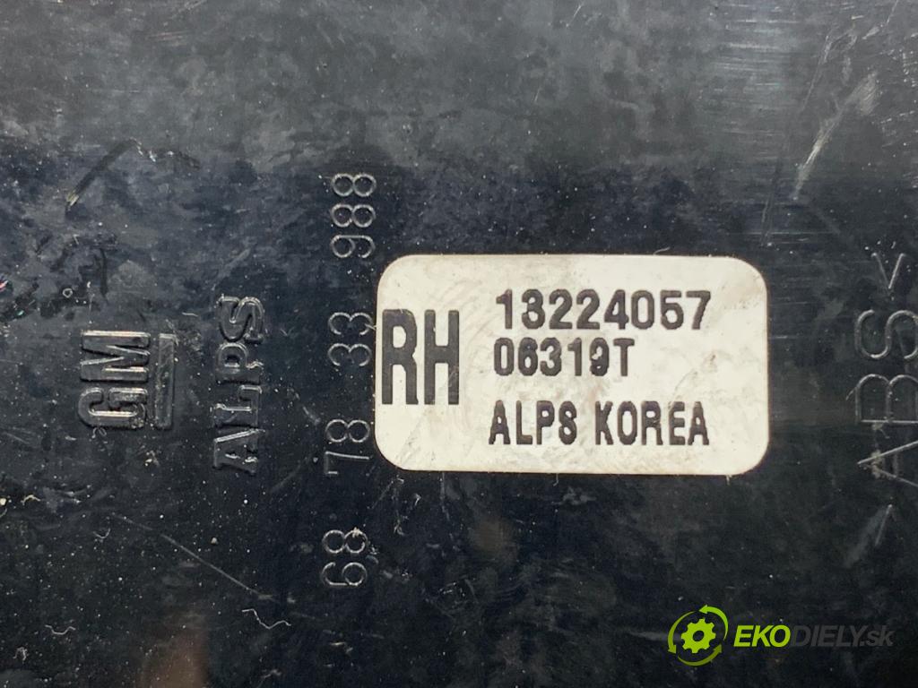 OPEL VECTRA C Kombi 2007 110 kW 1.9 CDTI (F35) 1910 Prepínač okien 13224057 (Prepínacie páčky pod volantom)