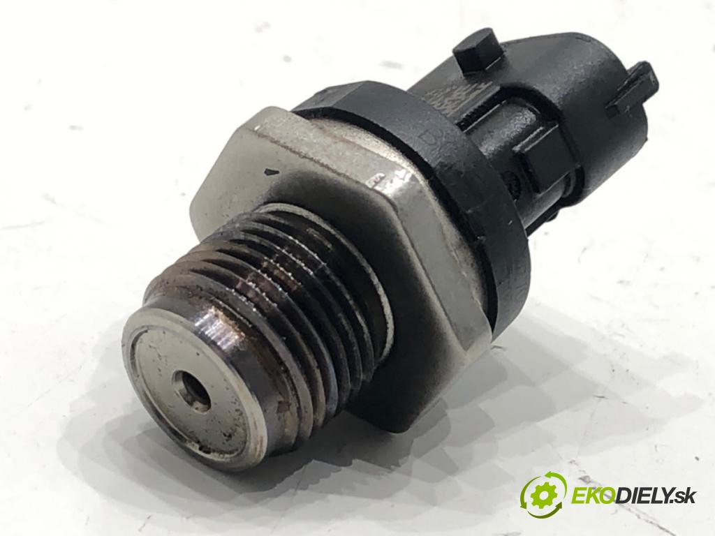 OPEL VECTRA C Kombi 2007 110 kW 1.9 CDTI (F35) 1910 Snímač tlaku paliva 0281002706 (Snímač)