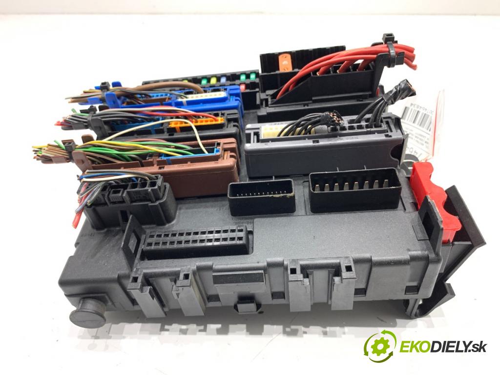 OPEL VECTRA C Kombi 2007 110 kW 1.9 CDTI (F35) 1910 modul BSI 13205777 (Pojistková skříňka)