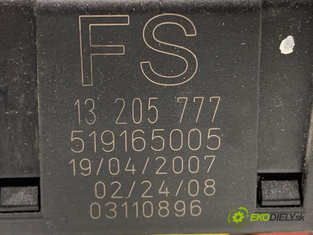 OPEL VECTRA C Kombi 2007 110 kW 1.9 CDTI (F35) 1910 modul BSI 13205777 (Pojistková skříňka)