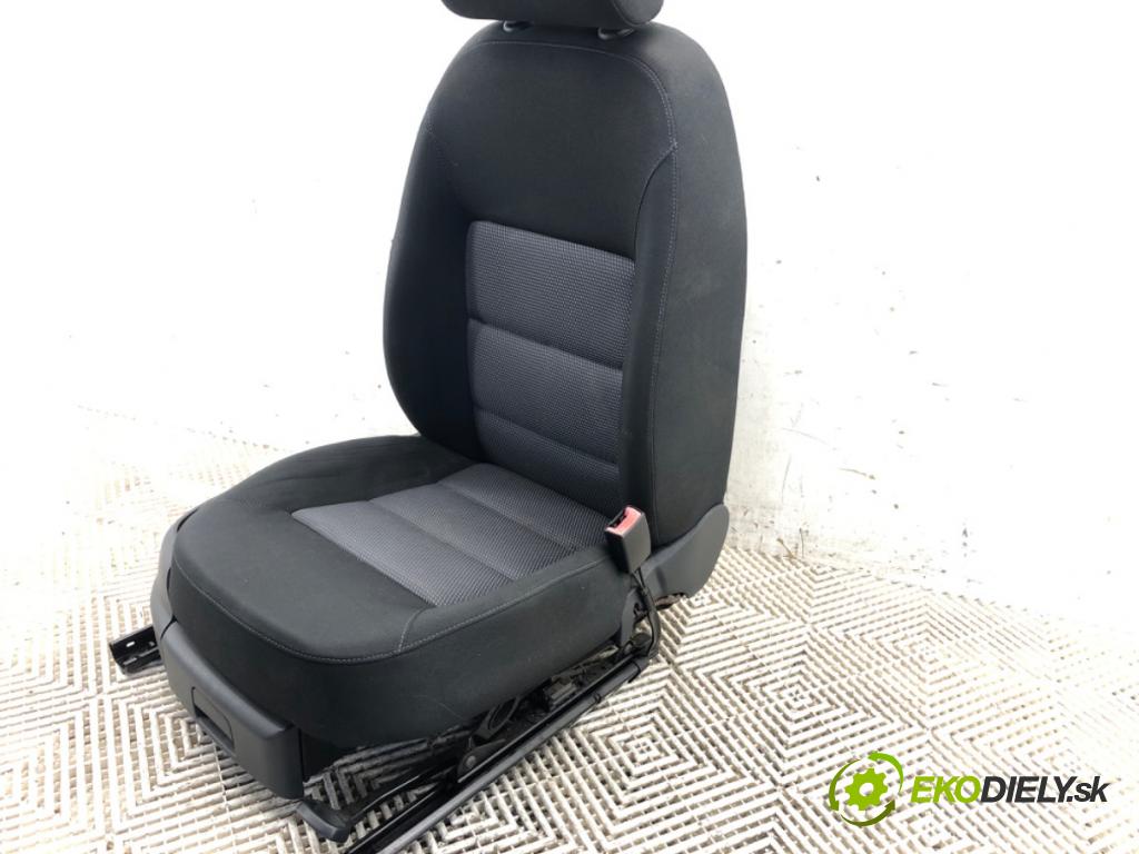 SKODA OCTAVIA II Kombi 2008 75 kW 1.6 1595 Sedadlo pravy predný