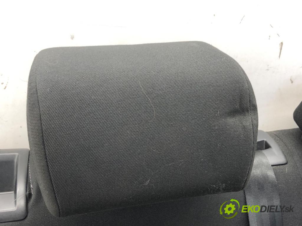 SKODA OCTAVIA II Kombi 2008 75 kW 1.6 1595 Sedadlo druhý rad