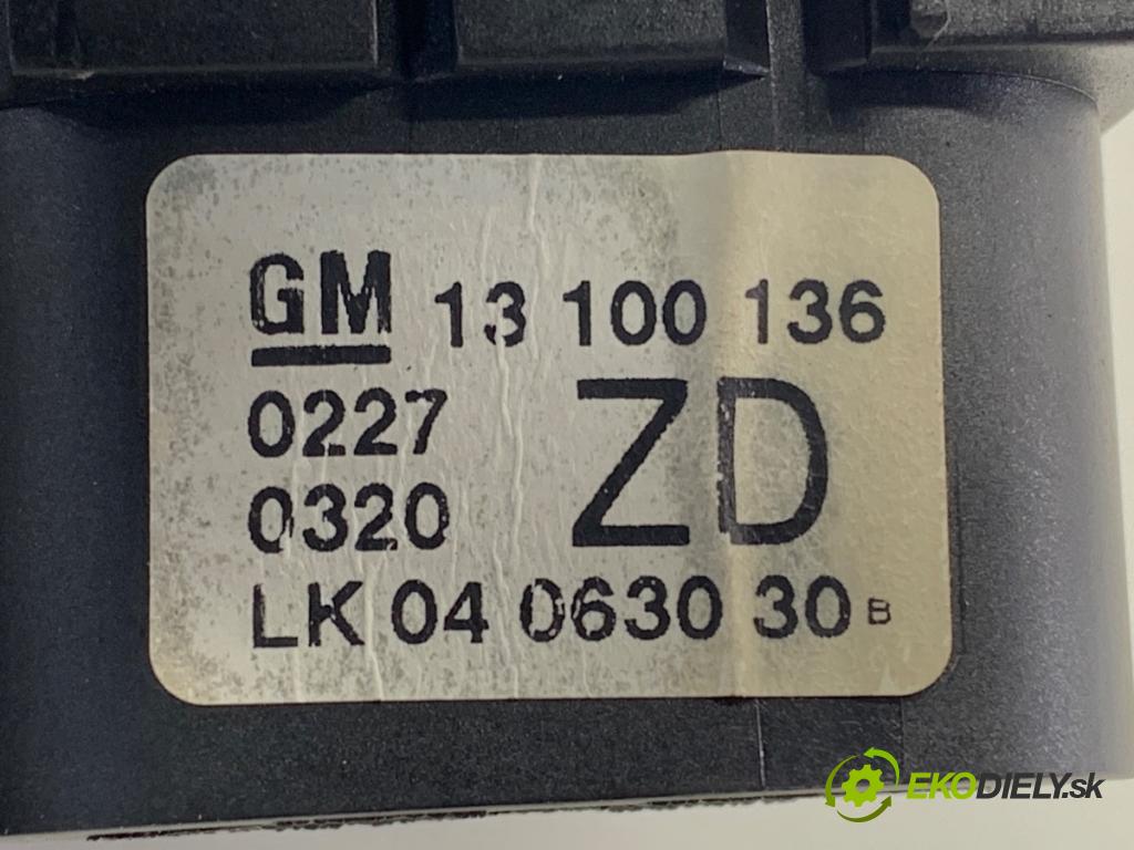 OPEL ASTRA H liftback 2007 66 kW 1.4 (L48) 1364 spínač světel