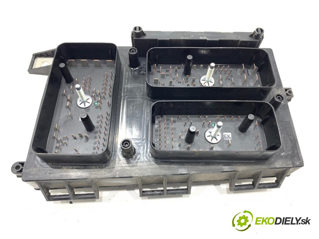 OPEL ASTRA H liftback 2007 66 kW 1.4 (L48) 1364 modul BSI 13250231 (Pojistková skříňka)