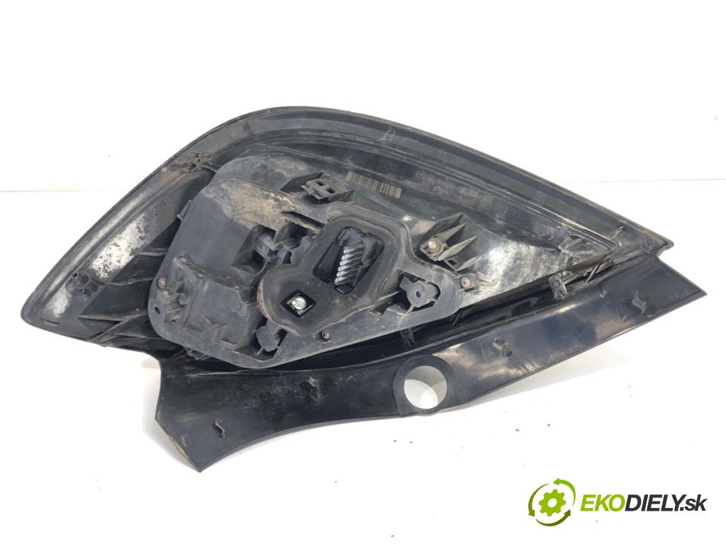 OPEL ASTRA H liftback 2007 66 kW 1.4 (L48) 1364 Svetlo ľavy zad