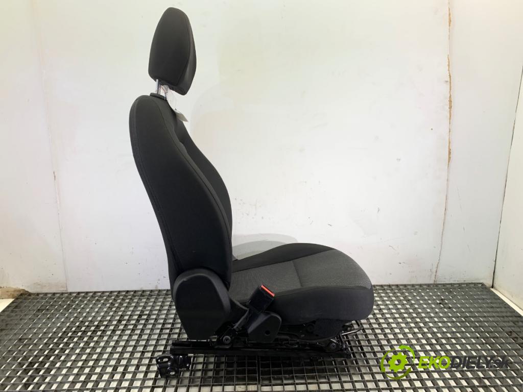 FIAT TIPO liftback 2015 70 kW 1.4 (356HXA1B) 1368 Sedadlo ľavy predný