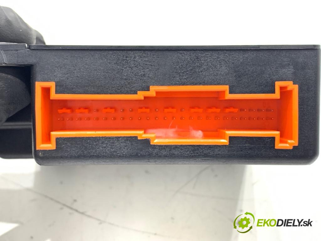 CITROEN C3 kabriolet 2005 54 kW 1.4 1360 senzor airbag 9656888580 (Snímač)