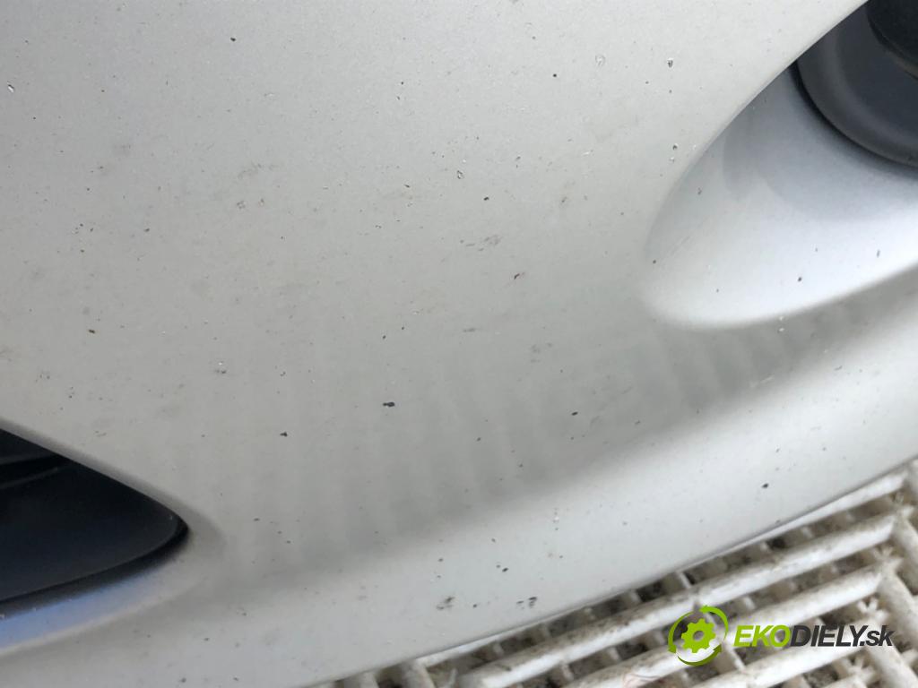 FORD FIESTA MK7 liftback 2011 51 kW 1.4 TDCi 1399 nárazník přední část  (Klika dveří ostatní)