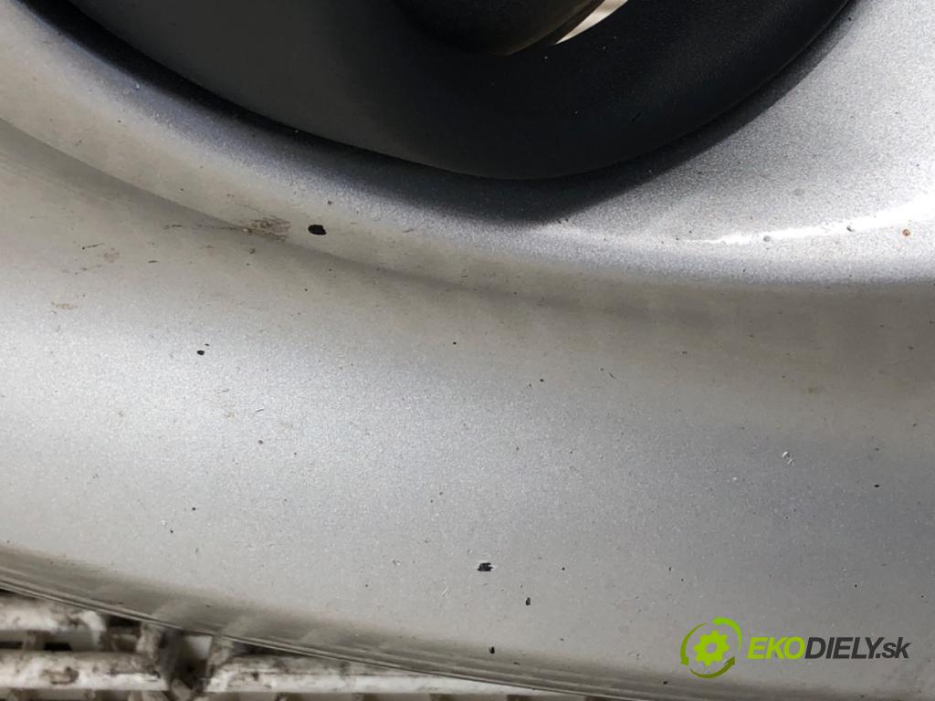 FORD FIESTA MK7 liftback 2011 51 kW 1.4 TDCi 1399 nárazník přední část  (Klika dveří ostatní)