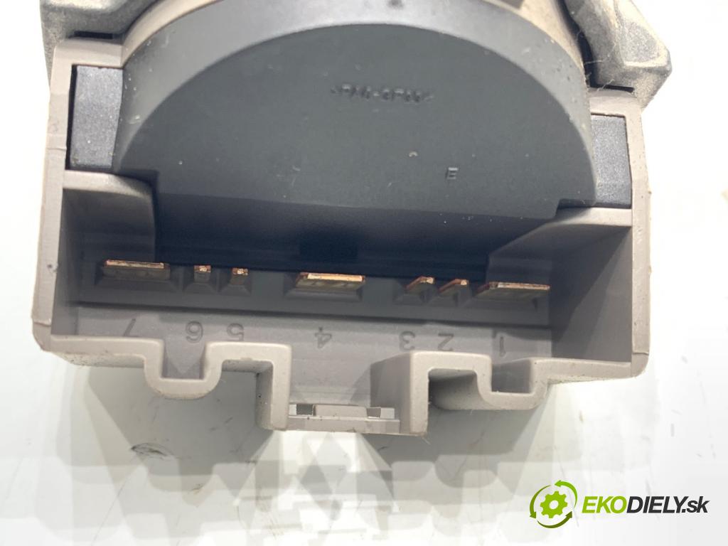 FORD FIESTA MK7 liftback 2011 51 kW 1.4 TDCi 1399 spinačka 8A6T-15607-AB (Spínacia skrinka)