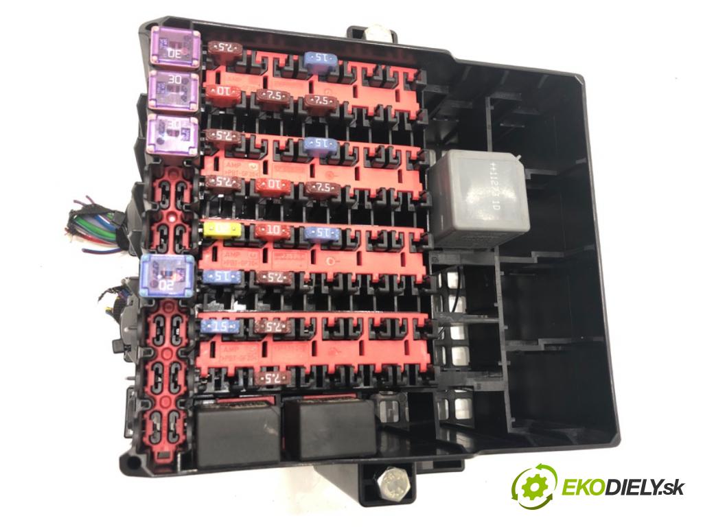 FORD FIESTA MK7 liftback 2011 51 kW 1.4 TDCi 1399 skříňka poistková BA6T-14A005-AFB (Pojistková skříňka)