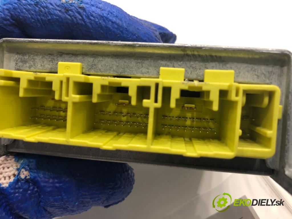 FORD FIESTA MK7 liftback 2011 51 kW 1.4 TDCi 1399 senzor airbag AA6T-14B321-AA (Snímač)