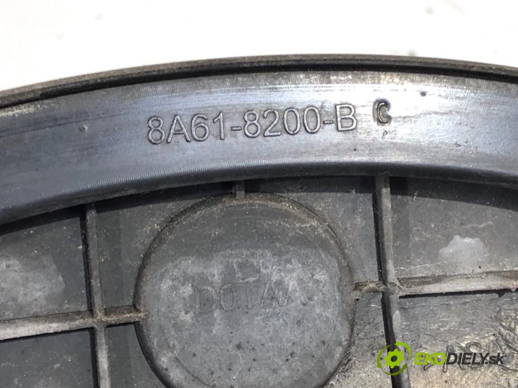 FORD FIESTA MK7 liftback 2011 51 kW 1.4 TDCi 1399 mřížka maska 8A61-8200-BC (Přední mřížka (maska chladiče))