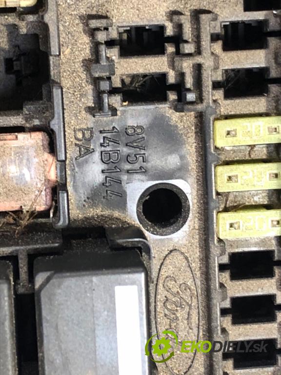 FORD FIESTA MK7 liftback 2011 51 kW 1.4 TDCi 1399 skříňka poistková 8V51-14A07-CA (Pojistková skříňka)