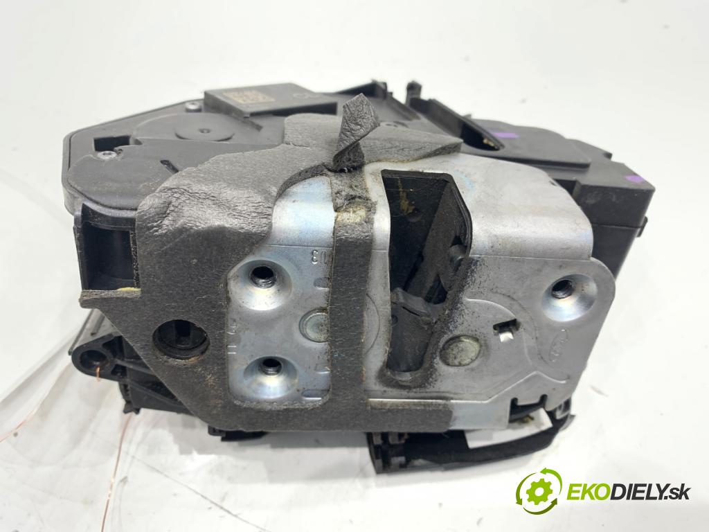 FORD FIESTA MK7 liftback 2011 51 kW 1.4 TDCi 1399 zámok dveře levý přední část 8A6A-A21813-AG