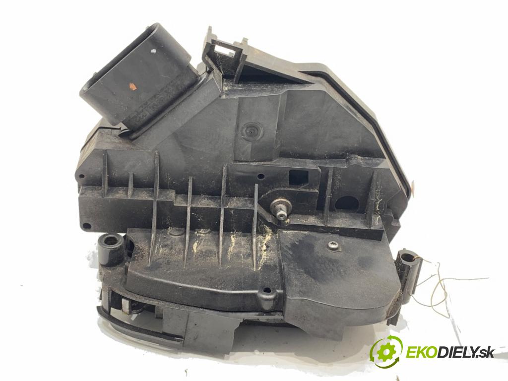 FORD FIESTA MK7 liftback 2011 51 kW 1.4 TDCi 1399 zámok dveře levý přední část 8A6A-A21813-AG