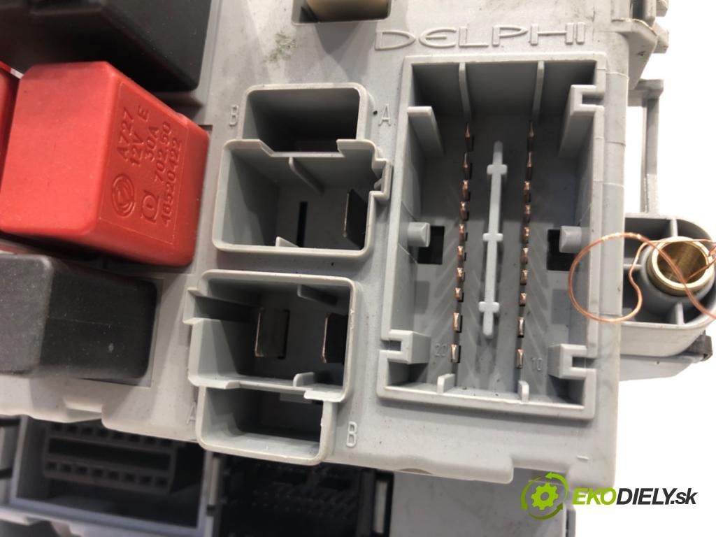 FIAT PUNTO II liftback 2009 44 kW 1.2 60 (188.030, .050, .130, .150, .230, .250) 1242 Modul BSI 51744898 (Poistková skrinka)