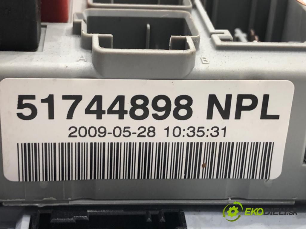 FIAT PUNTO II liftback 2009 44 kW 1.2 60 (188.030, .050, .130, .150, .230, .250) 1242 Modul BSI 51744898 (Poistková skrinka)