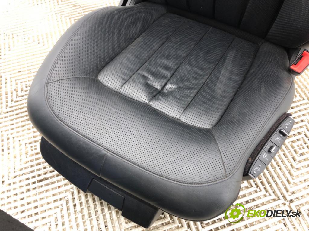 MERCEDES-BENZ C218 coupe 2013 195 kW CLS 350 CDI / d (218.323) 2987 Sedadlo pravy predný