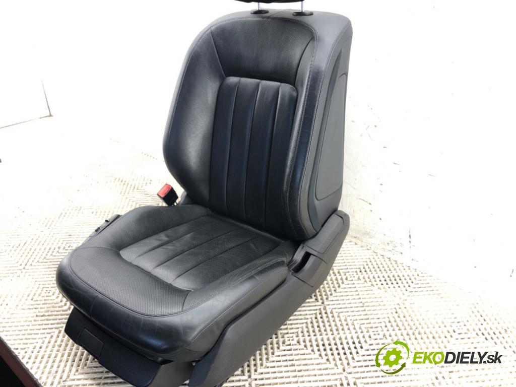 MERCEDES-BENZ C218 coupe 2013 195 kW CLS 350 CDI / d (218.323) 2987 Sedadlo ľavy predný