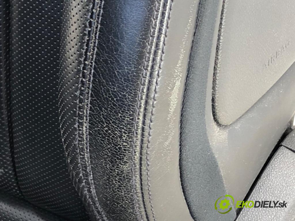 MERCEDES-BENZ C218 coupe 2013 195 kW CLS 350 CDI / d (218.323) 2987 Sedadlo ľavy predný