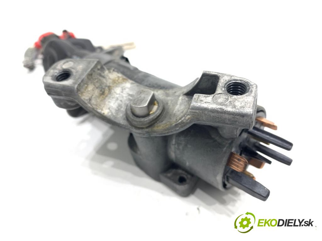 SEAT LEON I liftback 2001 77 kW 1.6 16 V 1598 spinačka 4B0905851C (Spínacia skrinka)