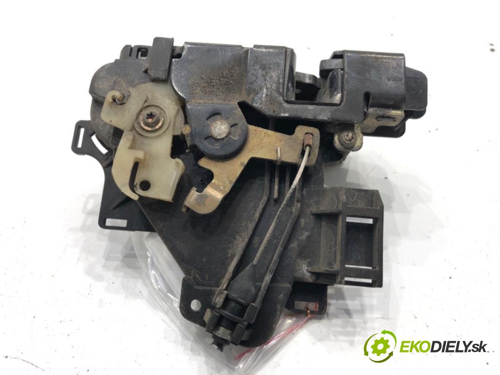 VW LUPO I liftback 1999 37 kW 1.0 997 zámok dveře pravý přední část
