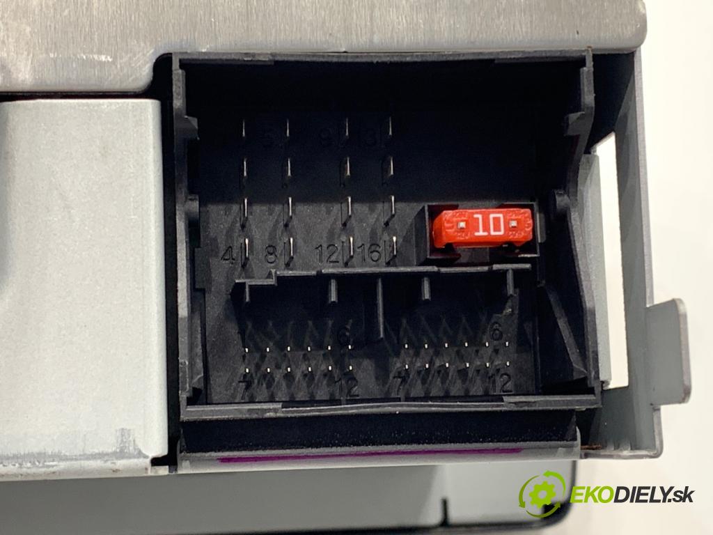 SKODA OCTAVIA II Kombi 2008 75 kW 1.6 1595 RADIO 1Z0035161C (Audio zariadenie)