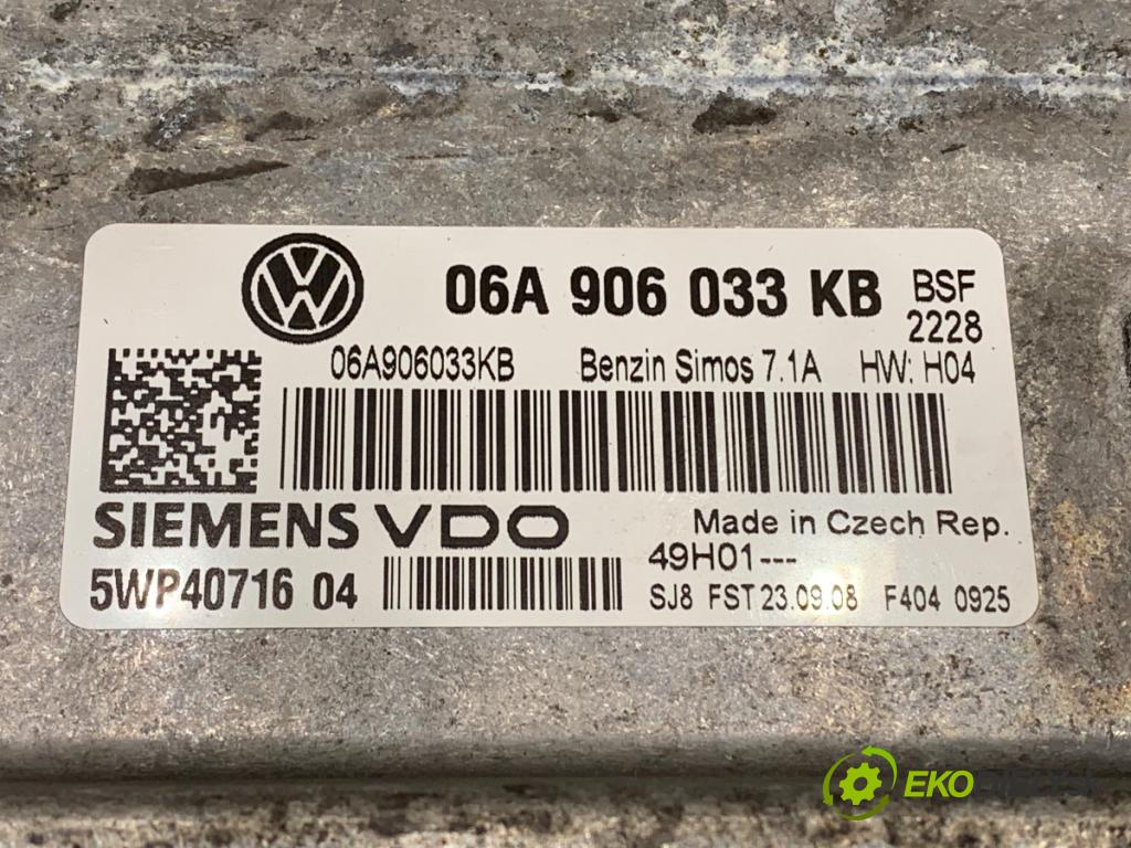 SKODA OCTAVIA II Kombi 2008 75 kW 1.6 1595 riadiaca jednotka Motor 06A906033KB (Riadiaca jednotka)