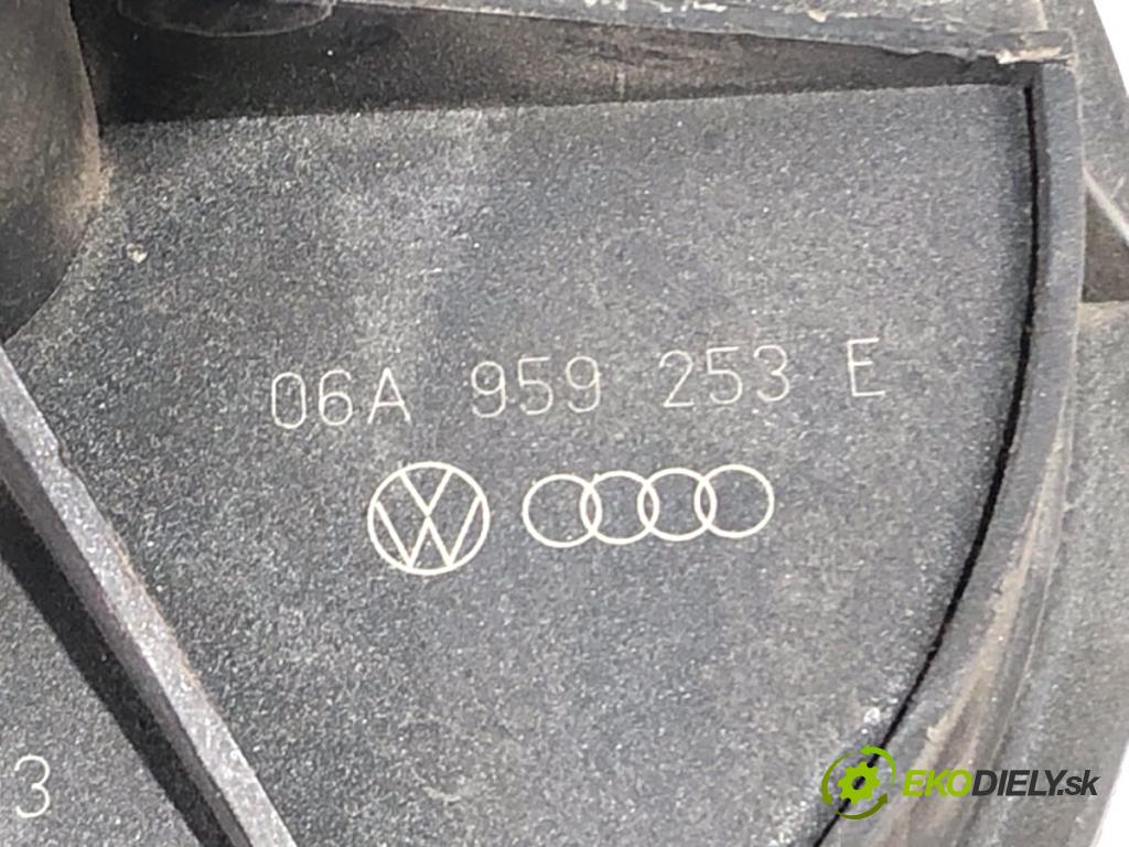 SKODA OCTAVIA II Kombi 2008 75 kW 1.6 1595 Pumpa vzduchu sekundárneho 06A131333C (Ohrievanie, ventilácia ostatné)