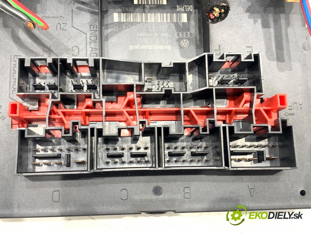 SKODA OCTAVIA II Kombi 2008 75 kW 1.6 1595 Modul komfortu 3C8937049E (Modul komfortu)