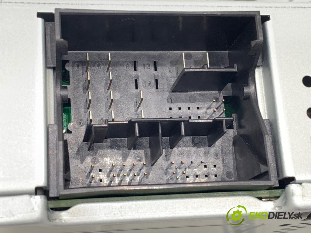 SKODA OCTAVIA III Kombi 2018 85 kW 1.6 TDI 1598 RADIO 5E0035871D (Audio zariadenie)