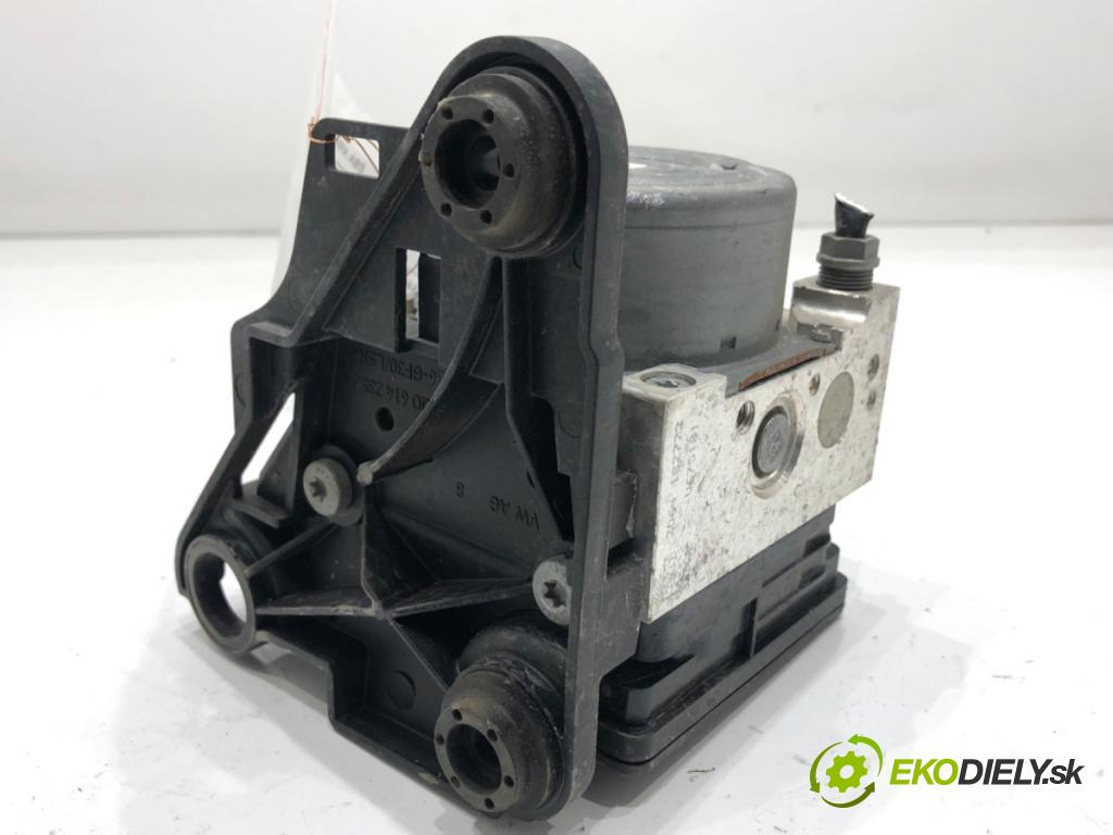 SKODA OCTAVIA III Kombi 2018 85 kW 1.6 TDI 1598 Pumpa ABS 5Q0614517DF (Pumpa ABS)