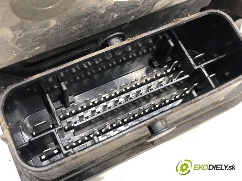 SKODA OCTAVIA III Kombi 2018 85 kW 1.6 TDI 1598 Pumpa ABS 5Q0614517DF (Pumpa ABS)