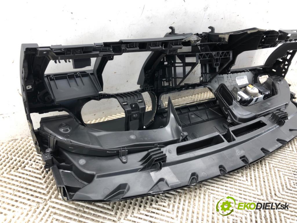 SKODA OCTAVIA III Kombi 2018 85 kW 1.6 TDI 1598 Palubná doska silentbloku pasy 5E1857091