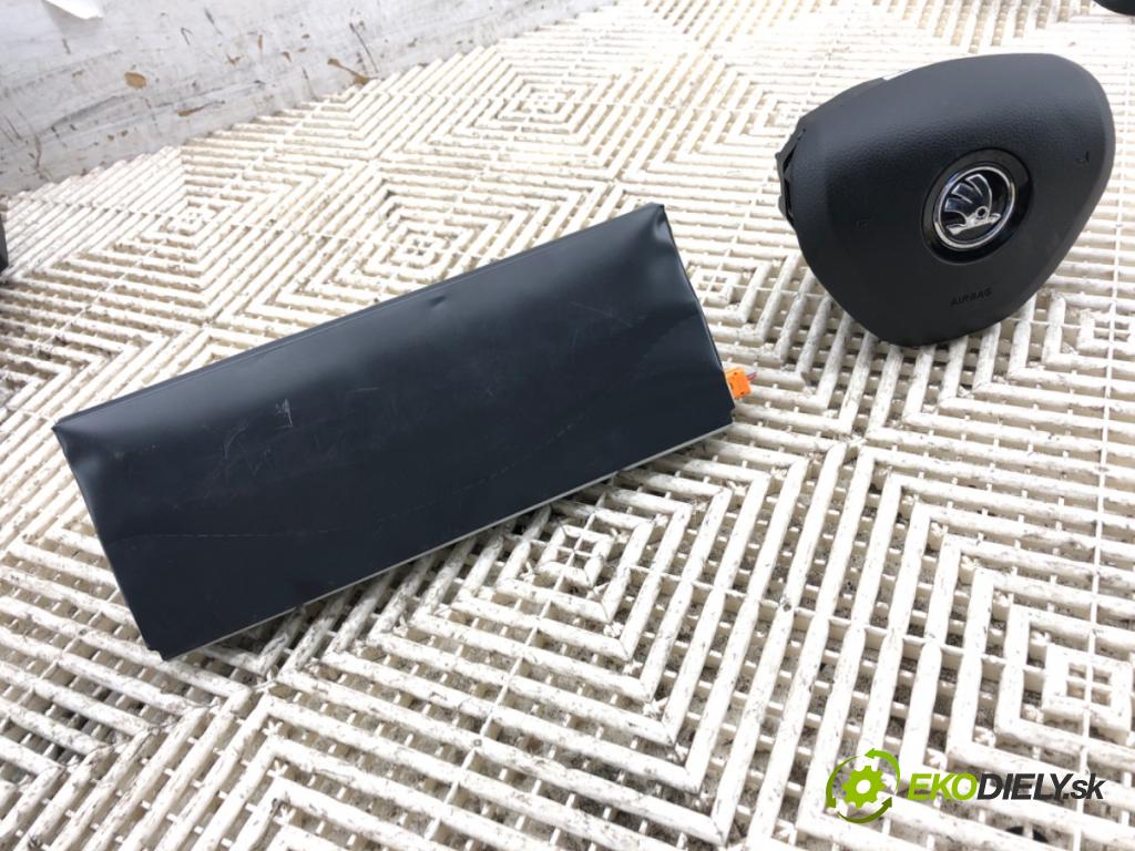 SKODA OCTAVIA III Kombi 2018 85 kW 1.6 TDI 1598 Palubná doska silentbloku pasy 5E1857091