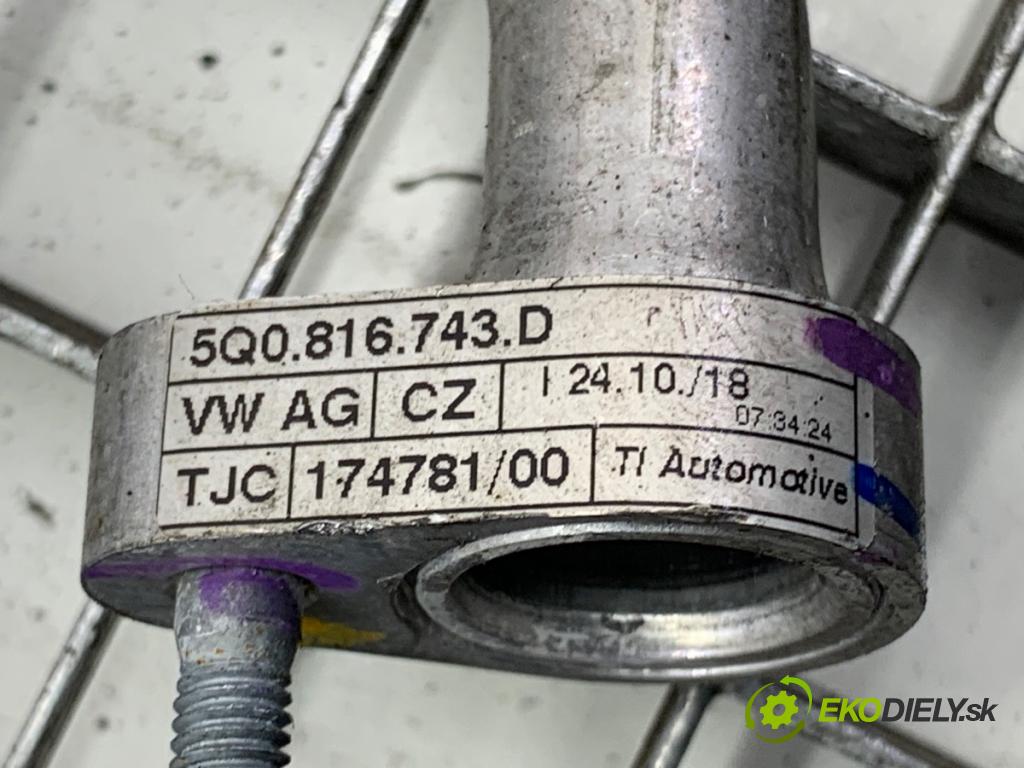 SKODA OCTAVIA III Kombi 2018 85 kW 1.6 TDI 1598 rúrka klimatizácie 5Q0816743D (Rúrka klimatizácie)