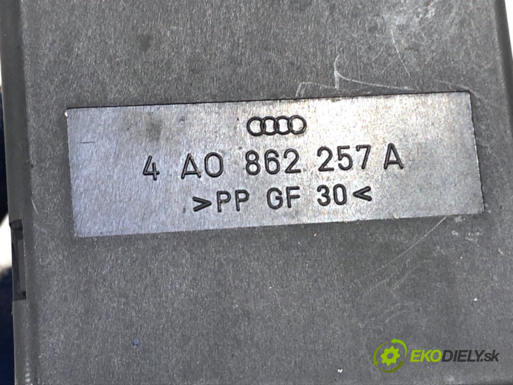 AUDI A4 B5 sedan 1996 81 kW 1.9 TDI 1896 motorek centrálního zámku 4A0862257A (Řídicí jednotka centrálního zamykání)