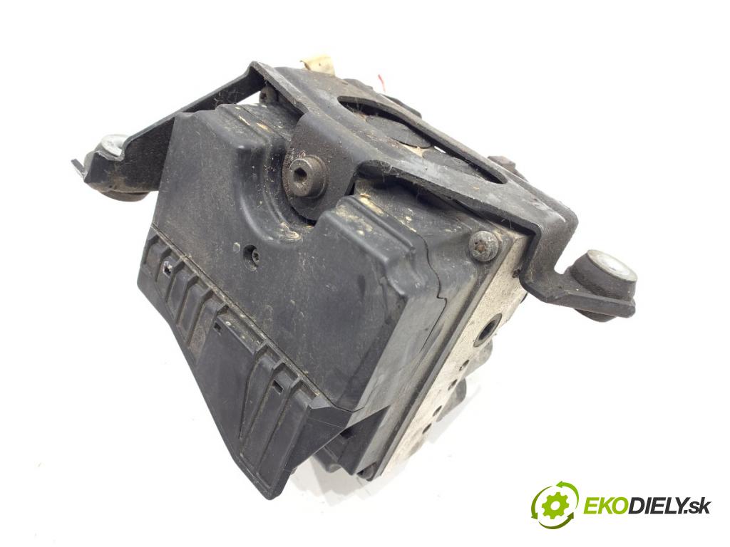 AUDI A4 B5 sedan 1996 81 kW 1.9 TDI 1896 pumpa ABS 8D0614111 (Pumpa ABS)
