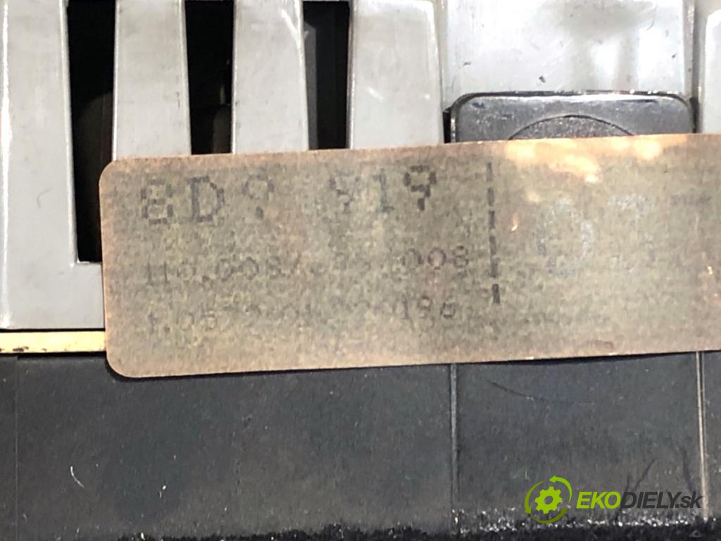 AUDI A4 B5 sedan 1996 81 kW 1.9 TDI 1896 Prístrojovka 8D9919033A (Prístrojová doska)