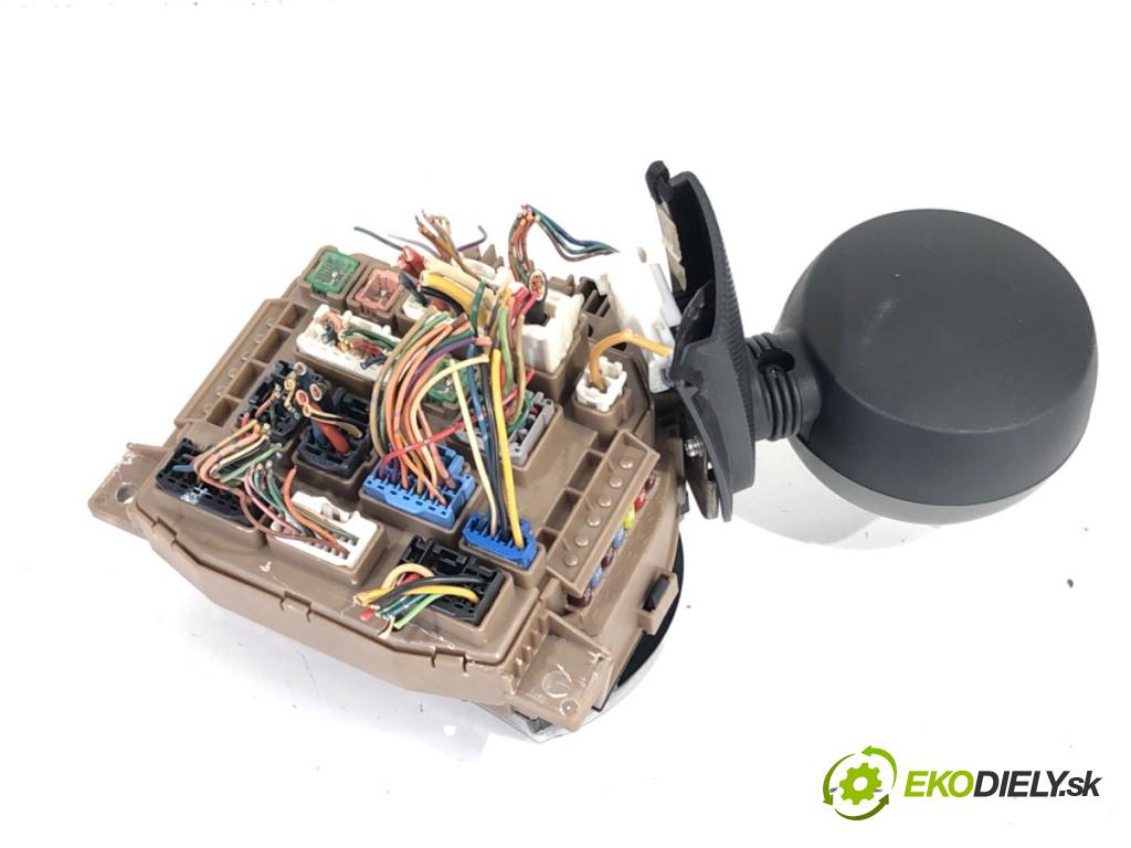 CITROEN C1 liftback 2006 50 kW 1.0 998 Prístrojovka (Prístrojová doska)