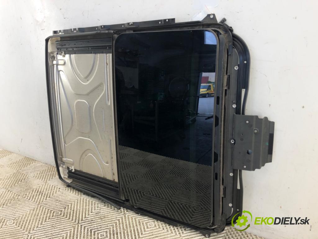 BMW E39 sedan 2000 110 kW 520 i 1990 strešné okno 8381480 (Sklo karosérie)