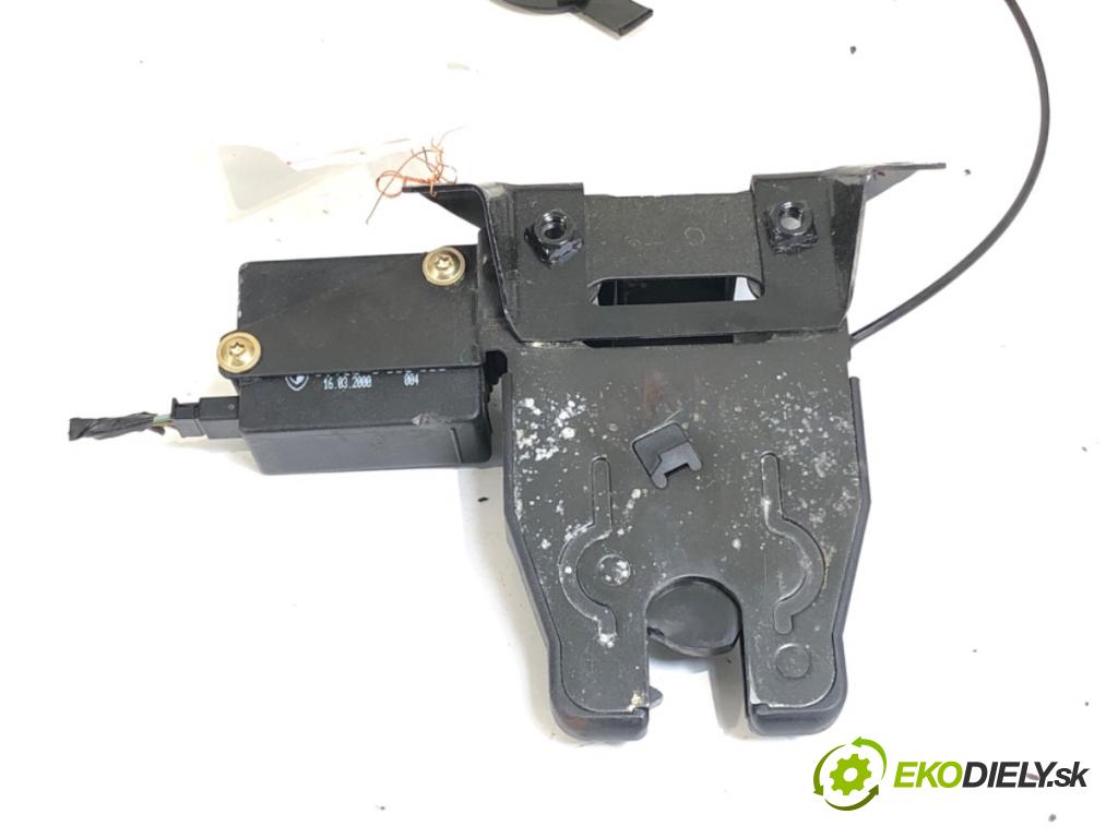 BMW E39 sedan 2000 110 kW 520 i 1990 Teleskop zámku dverí 8168892 (Motorček ostatné)