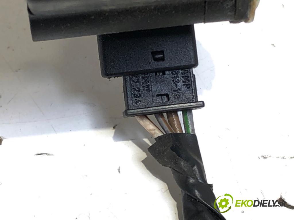 BMW E39 sedan 2000 110 kW 520 i 1990 Teleskop zámku dverí 8168892 (Motorček ostatné)