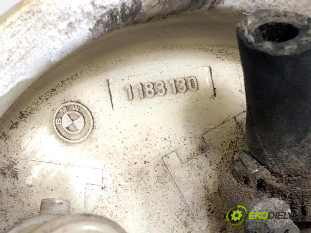 BMW E39 sedan 2000 110 kW 520 i 1990 pumpa paliva 1183130
